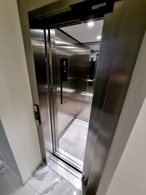 Apartament Cwa 1 Aeroport Otopeni Zewnętrze zdjęcie